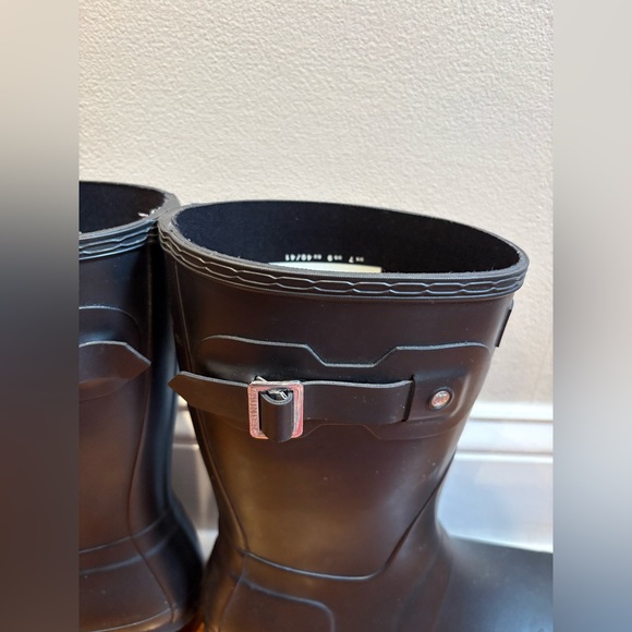 Hunter Classic Black Waterproof Boots - Picture 7 of 9